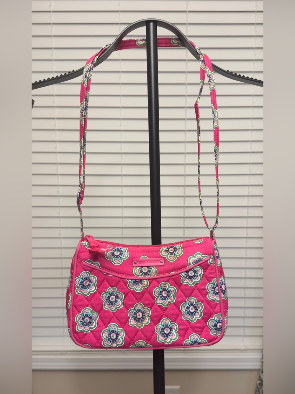 Vera Bright Quilted Pink Cupcake Crossbody Bag Spring 2009 NWOT Retired